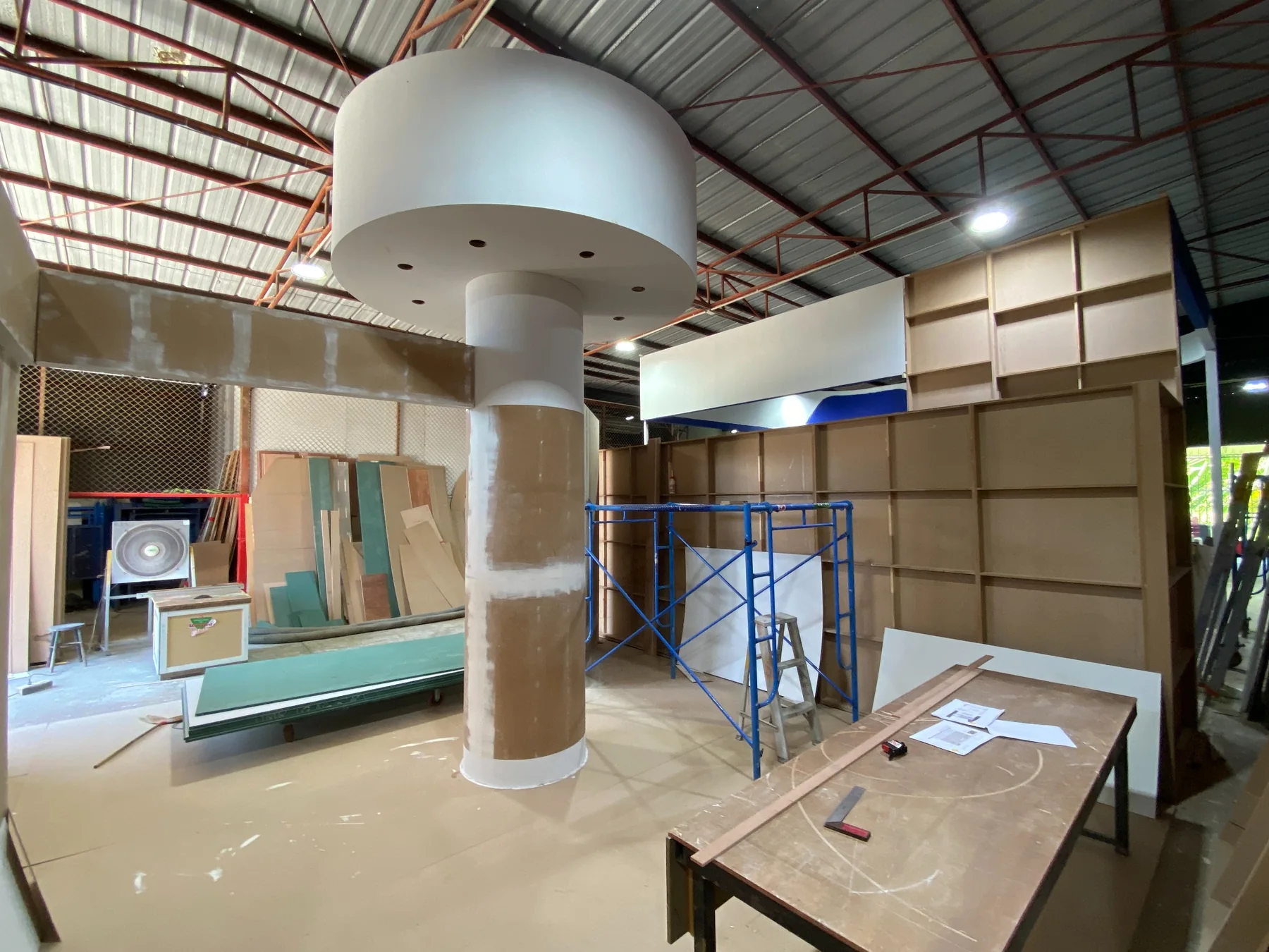 Workshop fabrication of the FILTEC exhibition booth circular tower and walls