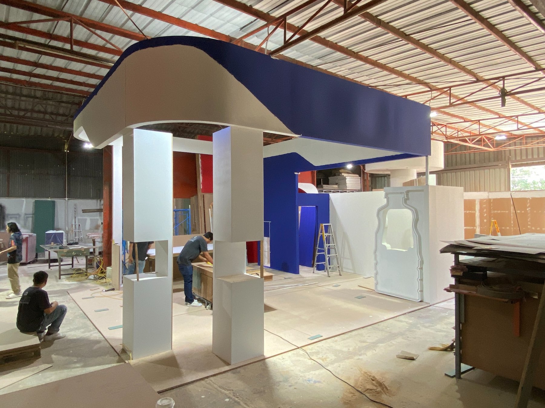 Workshop assembly of the Serac exhibition booth